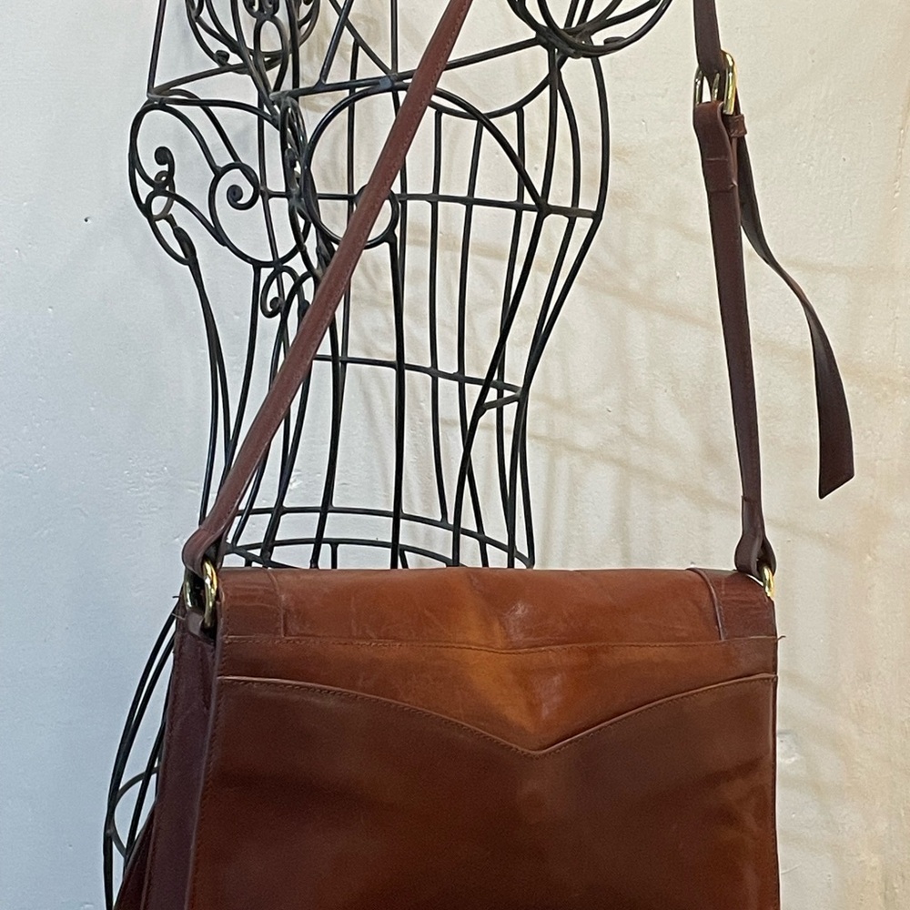 Hobo Saddle Leather Flap Over Clasp Shoulder/Crossbody Bag #H-25 - Picture 4 of 8